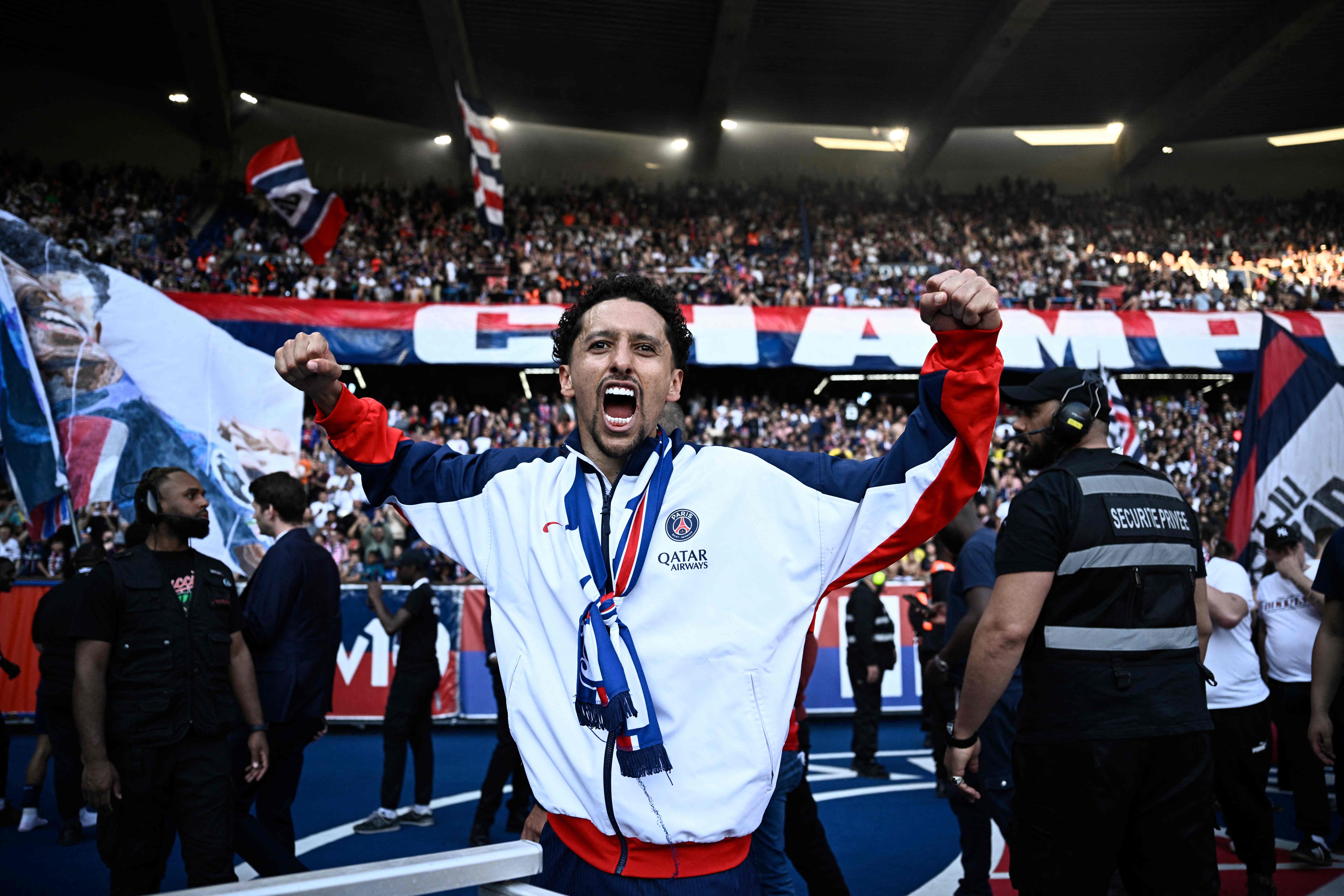 AIYOUXI-巴黎圣日耳曼后卫神勇救险，助球队成功保级，大家最新质量.的简单介绍